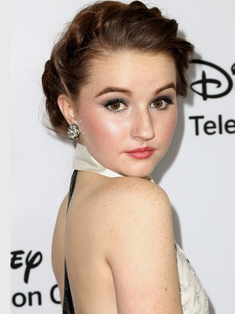 Kaitlyn Dever 8.5 x 11 Candid Color Photograph Art Print Photo Picture Collectibles:Photographic Images:Photographs Style Your Walls
